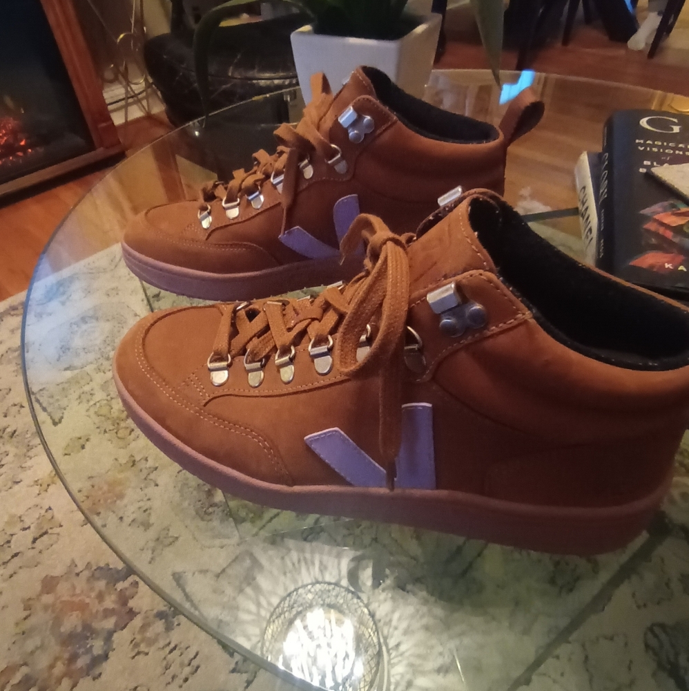 Veja Roraima Sneakers - Picture 2 of 5
